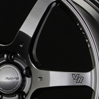 VR.G2 in Formula Silver Spoke Close up View