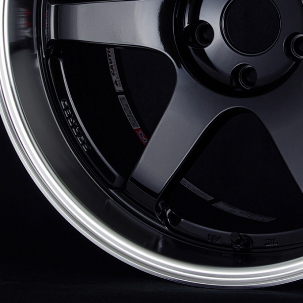 Volk Racing TE37 Tokyo Time Attack Wheel in Double Black with Diamond-Cut rim - Rim and Center close-up